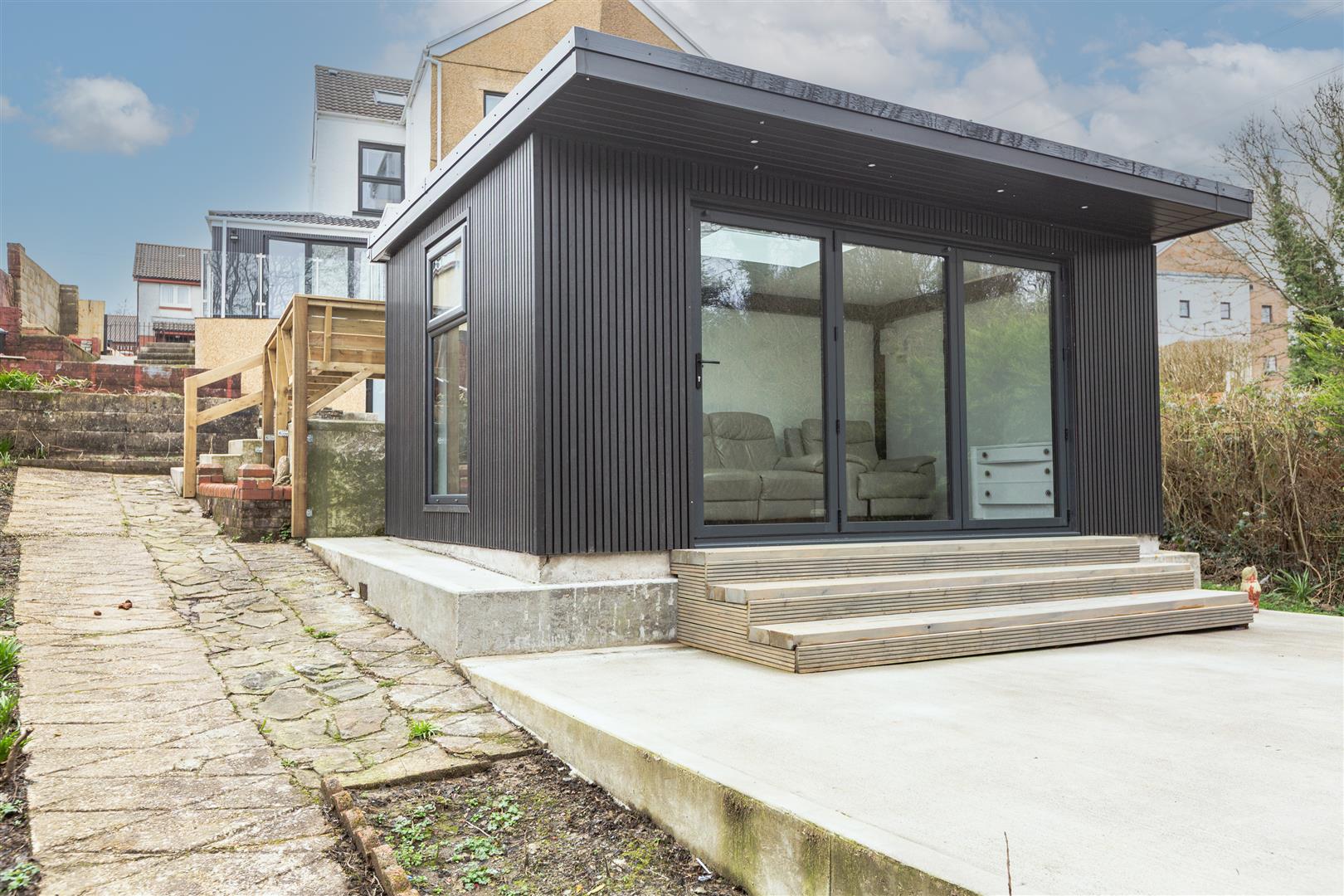 Frederick Place, Llansamlet, Swansea, SA7 9TX